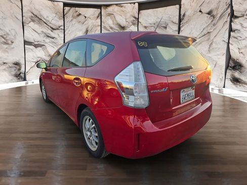 Used 2012 Toyota Prius V Three image 8