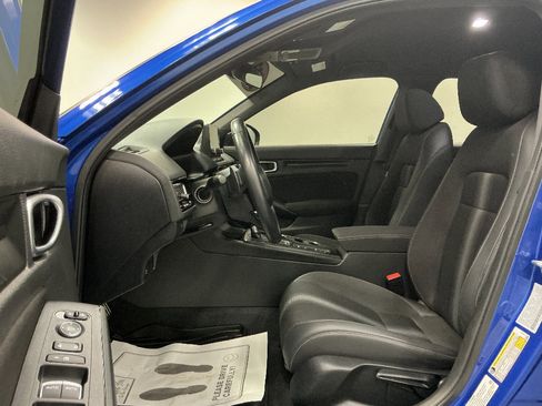Used 2023 Honda Civic Sport image 9