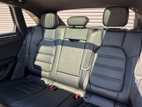 Certified 2025 Porsche Macan image 25