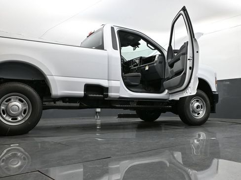 New 2026 Ford F250 XL w/ F-250 >10K GVWR Package AWD/4WD image 26