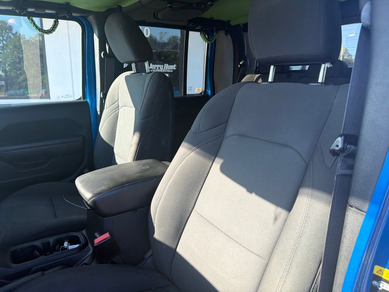 Used 2022 Jeep Gladiator Sport AWD/4WD image 3