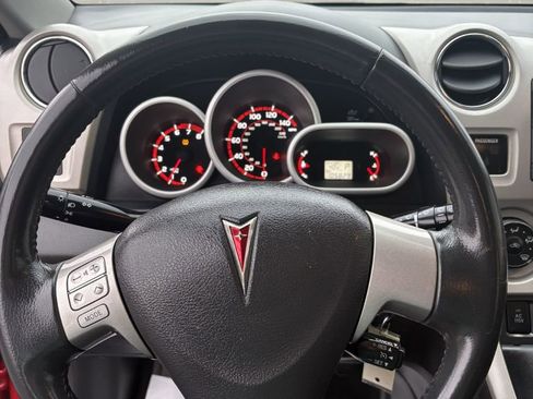 Used 2009 Pontiac Vibe w/ Sun And Sound Package image 8