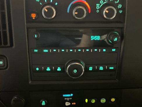 Used 2023 Chevrolet Express 3500 LS RWD image 32
