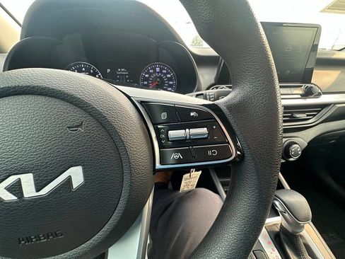 Used 2022 Kia Forte LXS FWD image 16