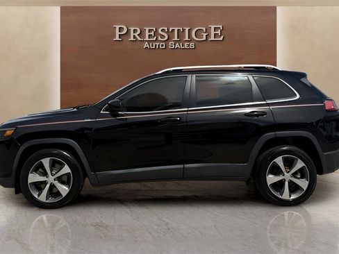 Used 2019 Jeep Cherokee Limited image 24