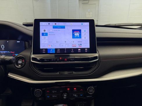 New 2026 Jeep Compass Trailhawk w/ Sun, Sound & Navigation Group AWD/4WD image 12