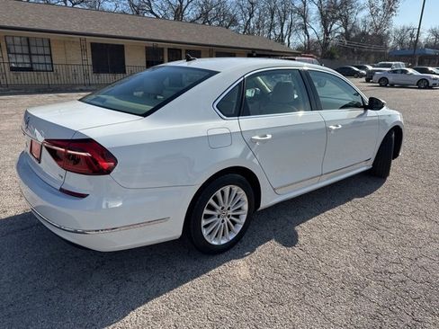 Used 2017 Volkswagen Passat 1.8T SE image 18