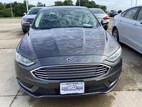 Used 2018 Ford Fusion S FWD image 2