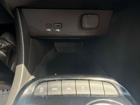 Used 2025 Buick Encore GX Preferred AWD/4WD image 26