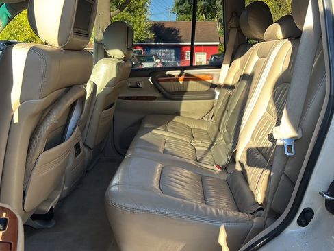 Used 2005 Lexus LX 470 4WD image 26