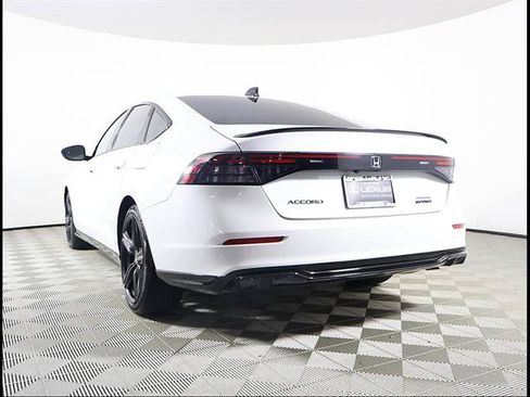 Used 2025 Honda Accord Sport image 4
