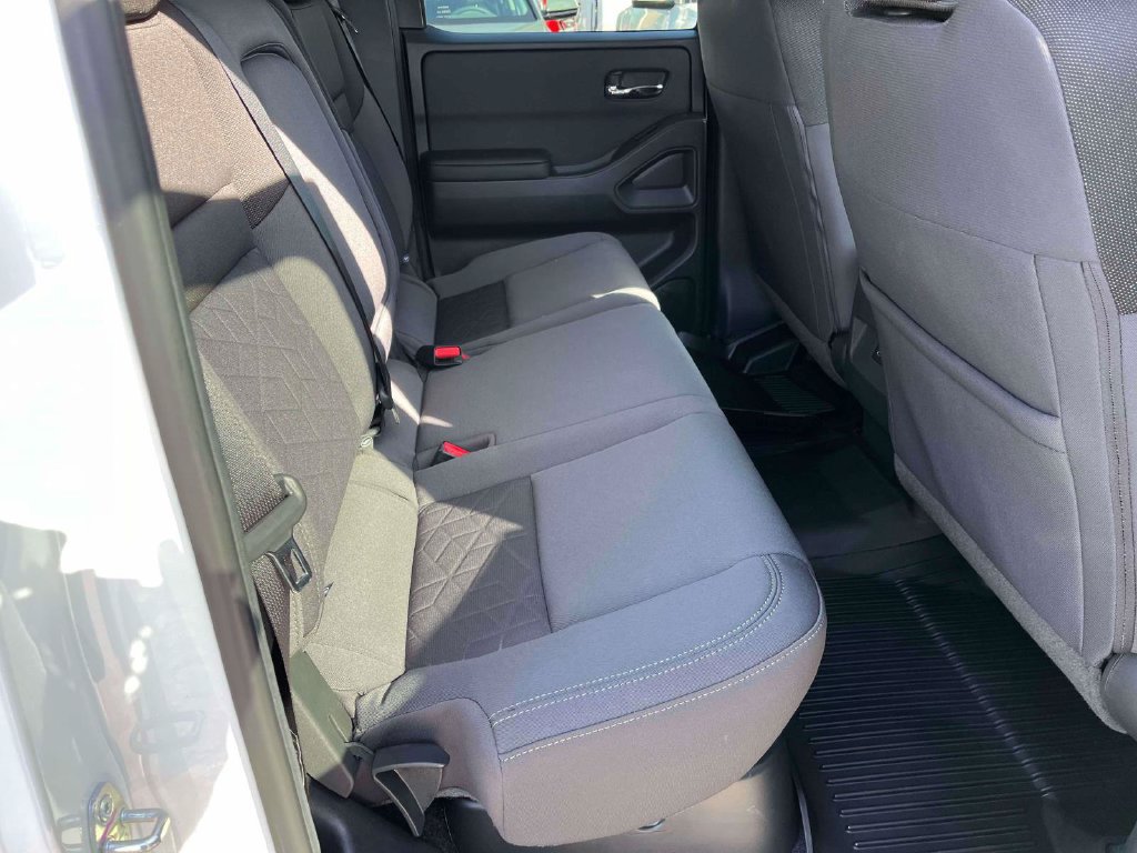 Used 2026 Nissan Frontier SV w/ All-Weather Content Package RWD image 8
