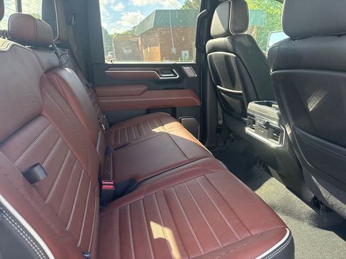 Used 2025 GMC Sierra 2500 Denali Ultimate w/ Max Trailering Package AWD/4WD image 9