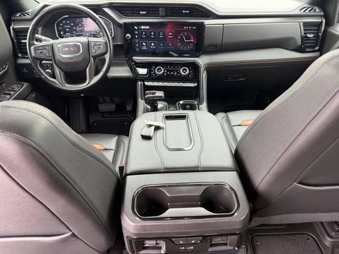 Used 2022 GMC Sierra 1500 AT4 w/ Technology Package AWD/4WD image 18