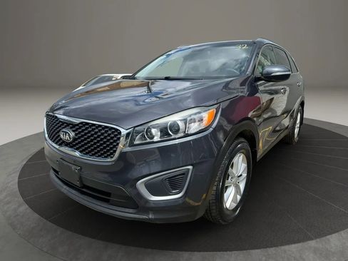 Used 2016 Kia Sorento LX image 1