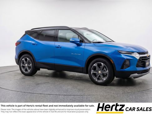 Used 2025 Chevrolet Blazer LT FWD image 1