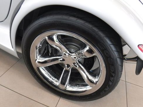 Used 2000 Plymouth Prowler image 19