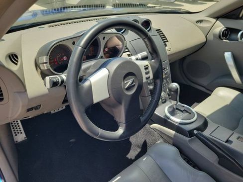 Used 2005 Nissan 350Z Touring RWD image 16