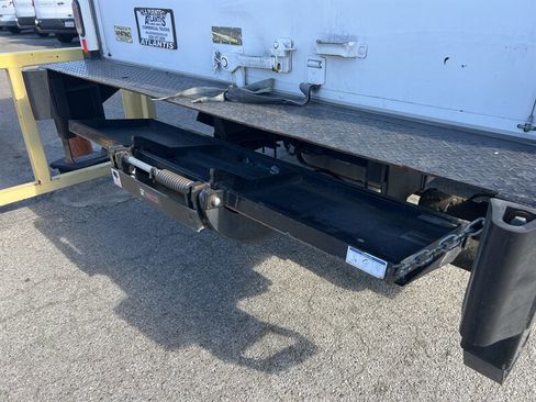 Used 2019 Ford E-450 and Econoline 450 Super Duty w/ Power Windows & Locks Group image 9