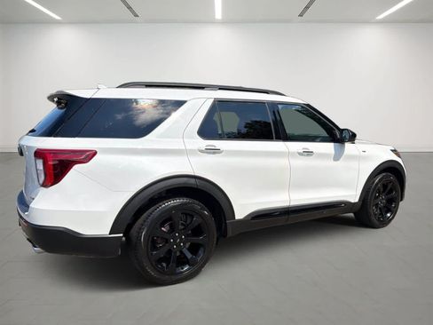 Used 2023 Ford Explorer ST-Line w/ Class IV Trailer Tow Package AWD/4WD image 4