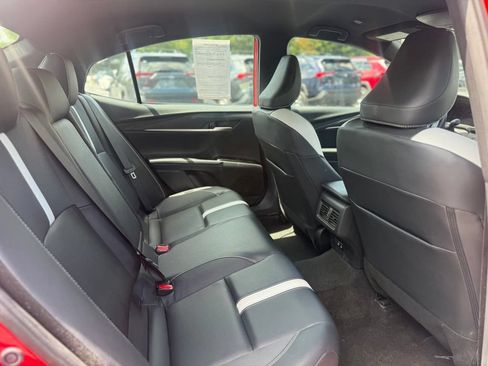 Used 2025 Toyota Camry SE FWD image 18