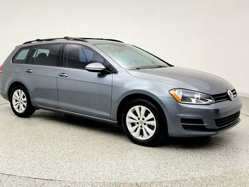 Used 2017 Volkswagen Golf S AWD/4WD image 3