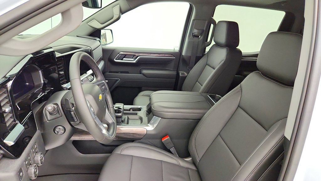 Used 2026 Chevrolet Silverado 1500 LTZ AWD/4WD image 20
