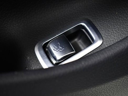 Used 2018 Mercedes-Benz S 560 Sedan image 32