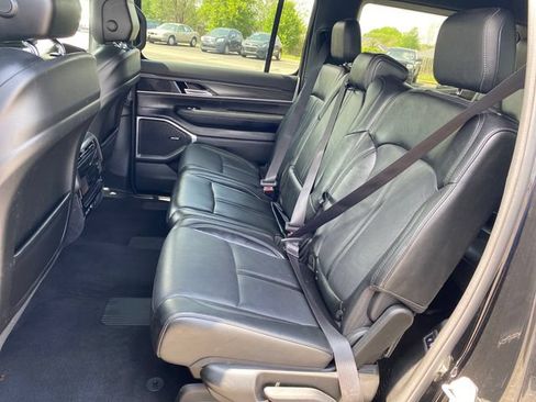 Used 2023 Jeep Wagoneer Series III w/ Preferred Equipment Group AWD/4WD image 20