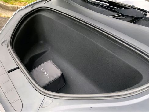 Used 2023 Tesla Model X AWD/4WD image 32