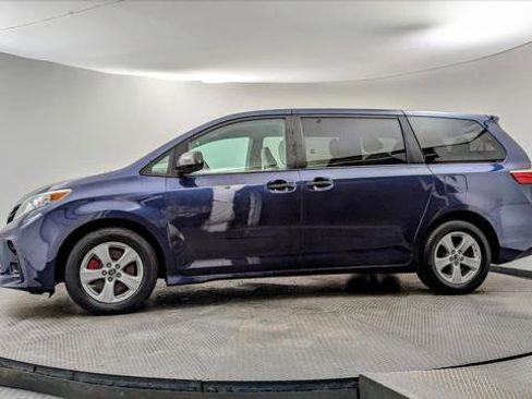 Used 2019 Toyota Sienna L image 3