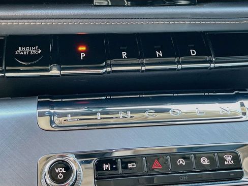 Used 2025 Lincoln Aviator AWD image 17