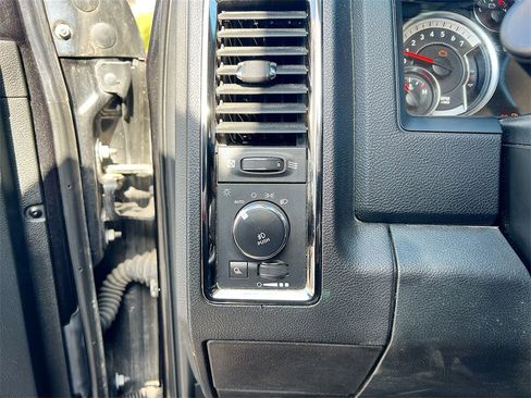 Used 2018 RAM 1500 Sport image 10