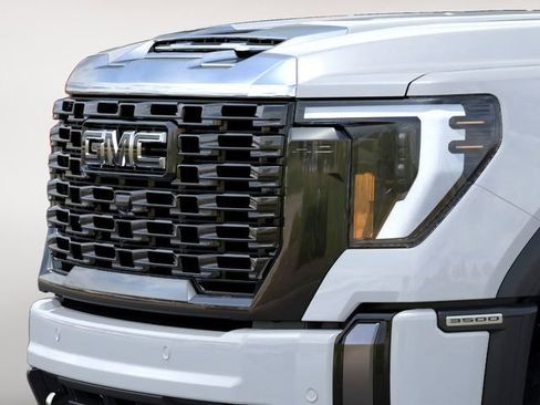 New 2026 GMC Sierra 3500 Denali Ultimate w/ LPO, Black Badging Package image 13