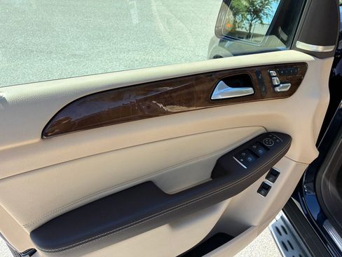 Used 2017 Mercedes-Benz GLS 450 4MATIC image 15