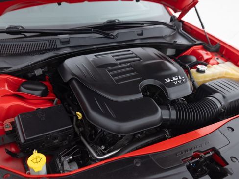 Used 2018 Dodge Charger GT AWD/4WD image 40