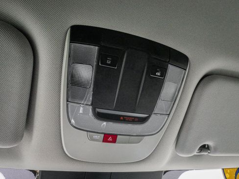 Used 2025 Kia Sorento S FWD image 27