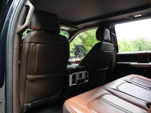 Used 2022 Ford F250 King Ranch w/ King Ranch Ultimate Package AWD/4WD image 32