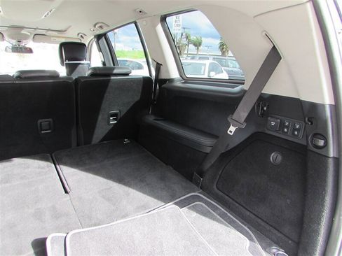 Used 2012 Mercedes-Benz GL 550 4MATIC image 38