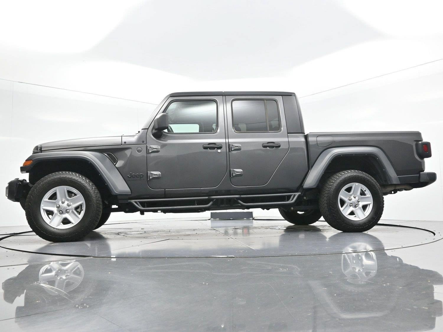 Used 2023 Jeep Gladiator Sport AWD/4WD image 42
