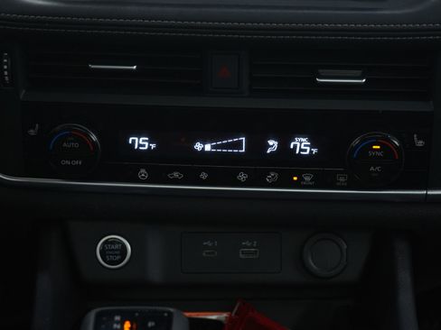 Used 2023 Nissan Rogue SV w/ SV Premium Package image 19