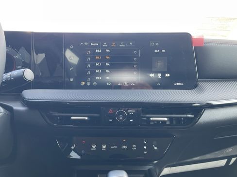 New 2026 Nissan Kicks SR w/ Cold Weather Package image 16