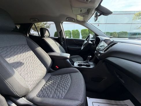 Used 2019 Chevrolet Equinox LT w/ Lights and Bright Package FWD image 23