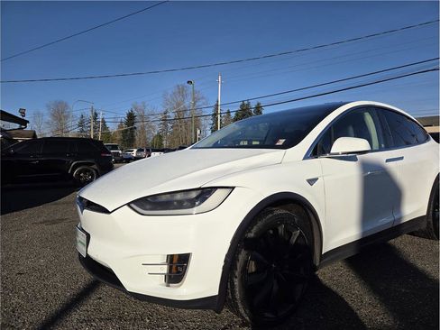 Used 2016 Tesla Model X 90D AWD/4WD image 4