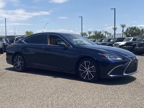 Used 2024 Lexus ES 350 w/ Premium Package FWD image 7