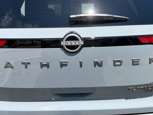 New 2026 Nissan Pathfinder Platinum AWD/4WD image 12