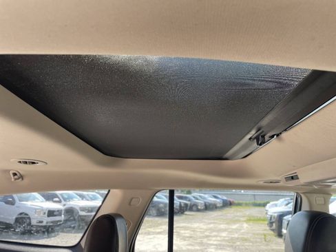 Used 2013 Buick Enclave Premium AWD/4WD image 31