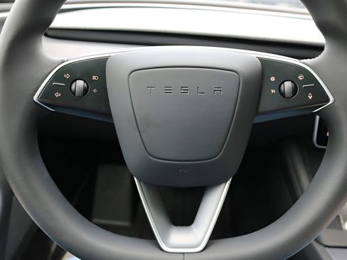 Used 2025 Tesla Model 3 Long Range AWD/4WD image 21
