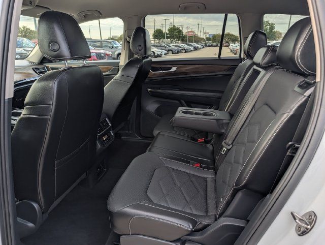 Used 2024 Volkswagen Atlas SE FWD image 27