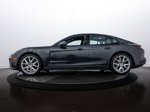 New 2026 Porsche Panamera 4 image 2
